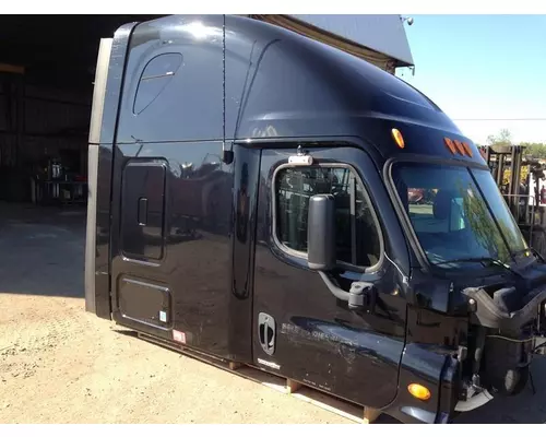 FREIGHTLINER Cascadia Cab