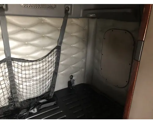 FREIGHTLINER Cascadia Cab