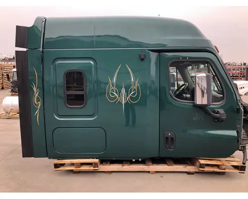 FREIGHTLINER Cascadia Cab