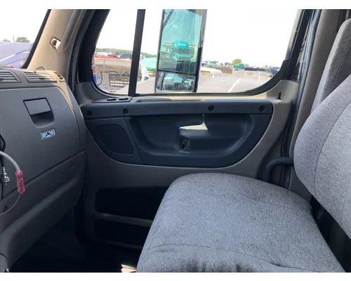 FREIGHTLINER Cascadia Cab