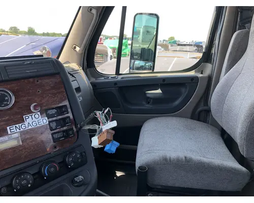 FREIGHTLINER Cascadia Cab