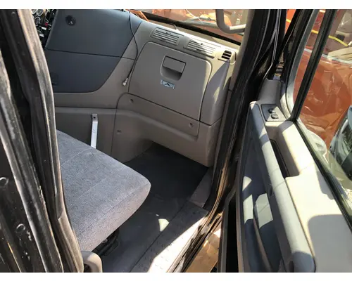 FREIGHTLINER Cascadia Cab