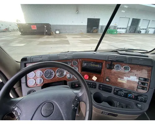 FREIGHTLINER Cascadia Cab