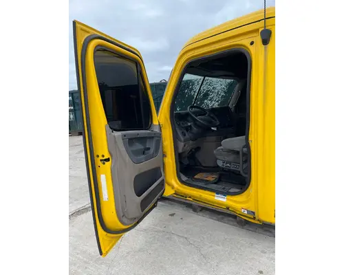 FREIGHTLINER Cascadia Cab