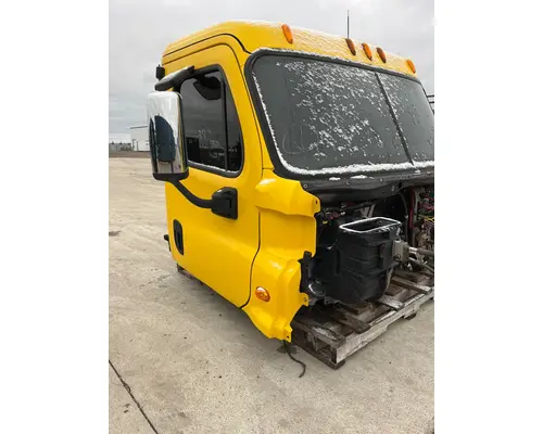 FREIGHTLINER Cascadia Cab