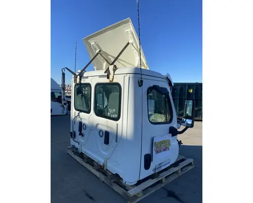 FREIGHTLINER Cascadia Cab