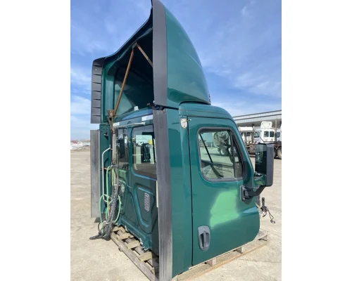 FREIGHTLINER Cascadia Cab