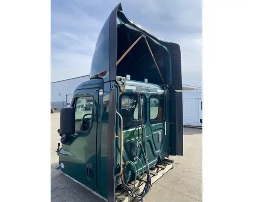 FREIGHTLINER Cascadia Cab