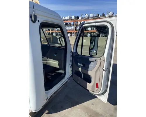 FREIGHTLINER Cascadia Cab