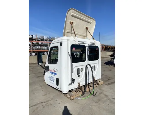 FREIGHTLINER Cascadia Cab