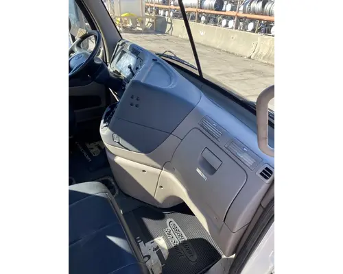 FREIGHTLINER Cascadia Cab