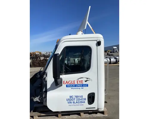 FREIGHTLINER Cascadia Cab