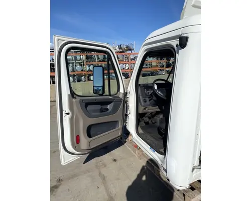 FREIGHTLINER Cascadia Cab