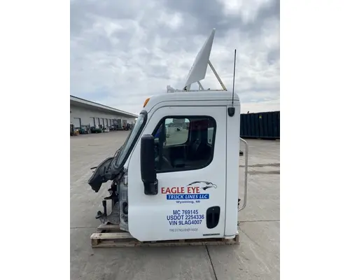 FREIGHTLINER Cascadia Cab
