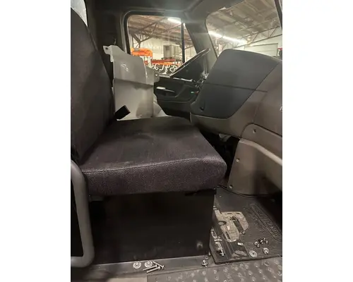 FREIGHTLINER Cascadia Cab