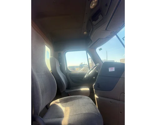FREIGHTLINER Cascadia Cab
