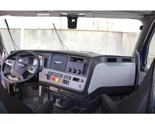 FREIGHTLINER Cascadia Cab