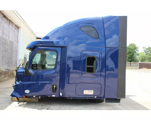 FREIGHTLINER Cascadia Cab