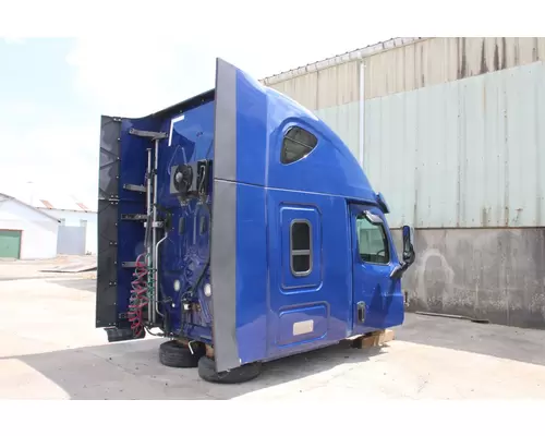 FREIGHTLINER Cascadia Cab