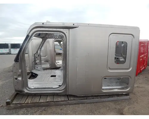 FREIGHTLINER Cascadia Cab