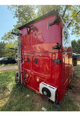 FREIGHTLINER Cascadia Cab