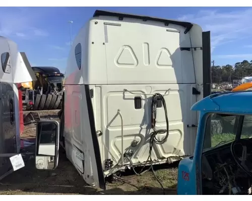 FREIGHTLINER Cascadia Cab