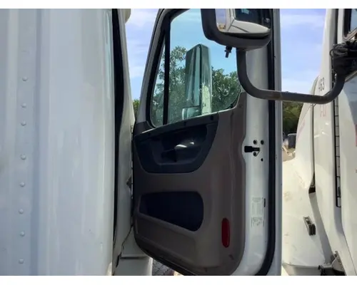 FREIGHTLINER Cascadia Cab