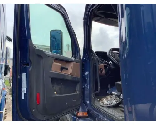 FREIGHTLINER Cascadia Cab