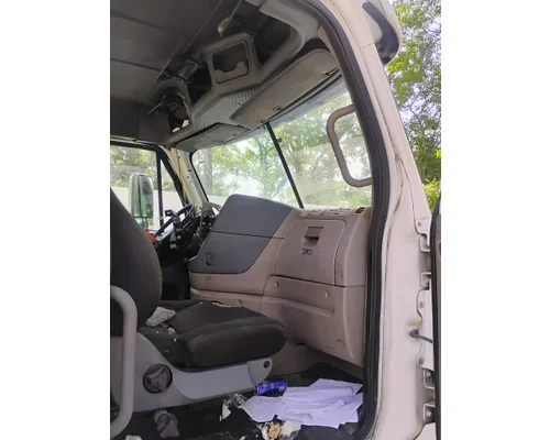 FREIGHTLINER Cascadia Cab