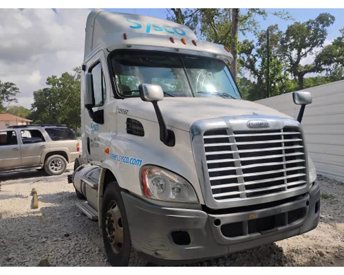 FREIGHTLINER Cascadia Cab
