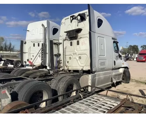 FREIGHTLINER Cascadia Cab