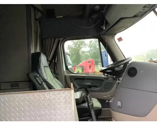 FREIGHTLINER Cascadia Cab