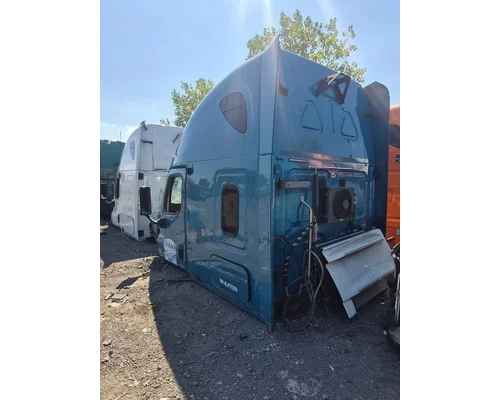 FREIGHTLINER Cascadia Cab