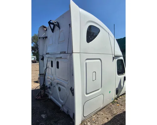 FREIGHTLINER Cascadia Cab