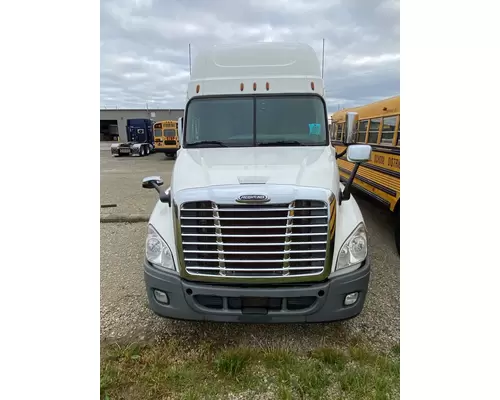 FREIGHTLINER Cascadia Complete Vehicle