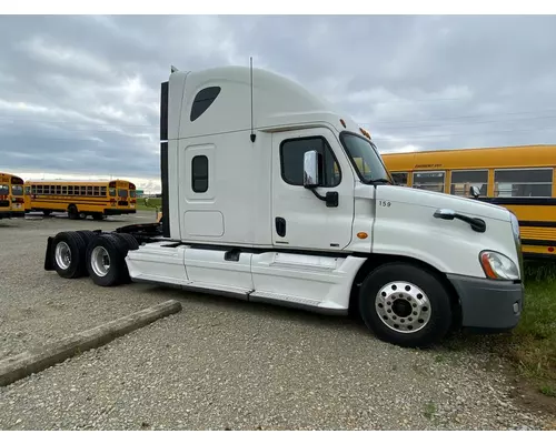 FREIGHTLINER Cascadia Complete Vehicle