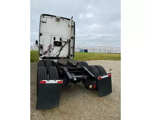 FREIGHTLINER Cascadia Complete Vehicle