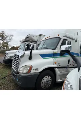 FREIGHTLINER Cascadia Complete Vehicle