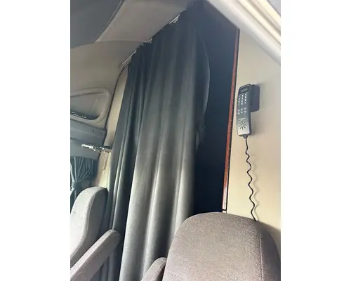 FREIGHTLINER Cascadia Complete Vehicle