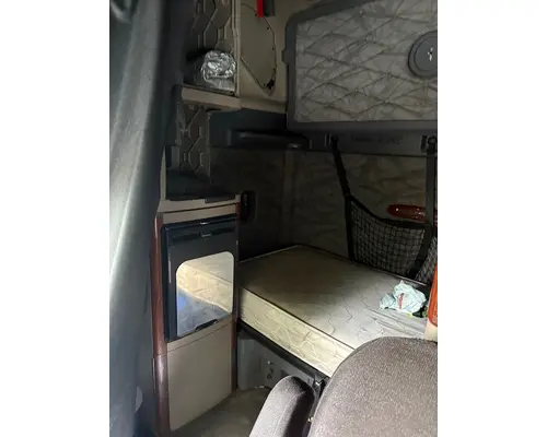 FREIGHTLINER Cascadia Complete Vehicle