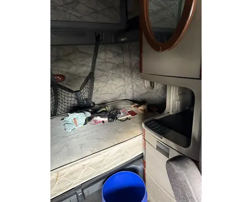 FREIGHTLINER Cascadia Complete Vehicle