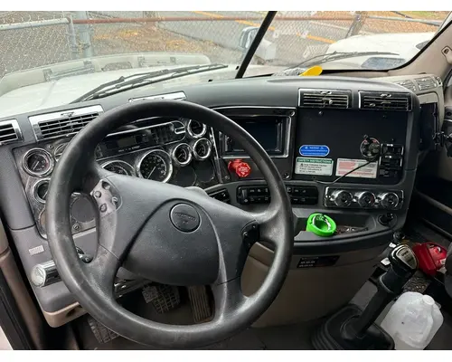 FREIGHTLINER Cascadia Complete Vehicle