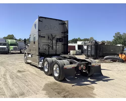 FREIGHTLINER Cascadia Complete Vehicle