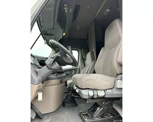 FREIGHTLINER Cascadia Complete Vehicle