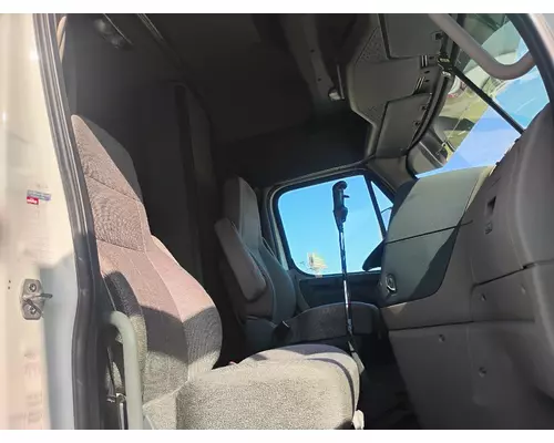 FREIGHTLINER Cascadia Complete Vehicle