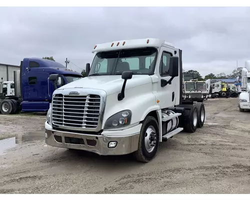 FREIGHTLINER Cascadia Complete Vehicle