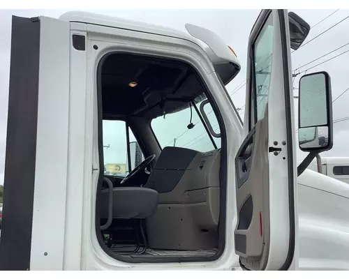 FREIGHTLINER Cascadia Complete Vehicle