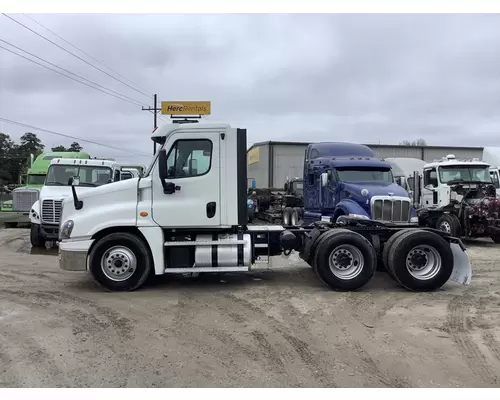 FREIGHTLINER Cascadia Complete Vehicle