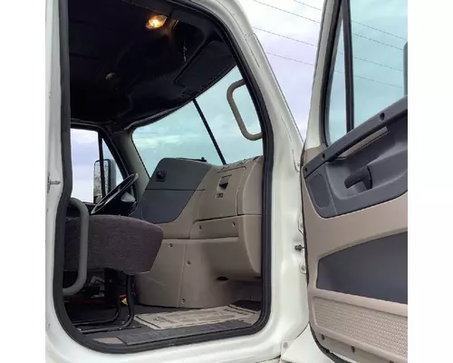 FREIGHTLINER Cascadia Complete Vehicle