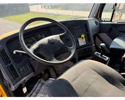 FREIGHTLINER Cascadia Complete Vehicle